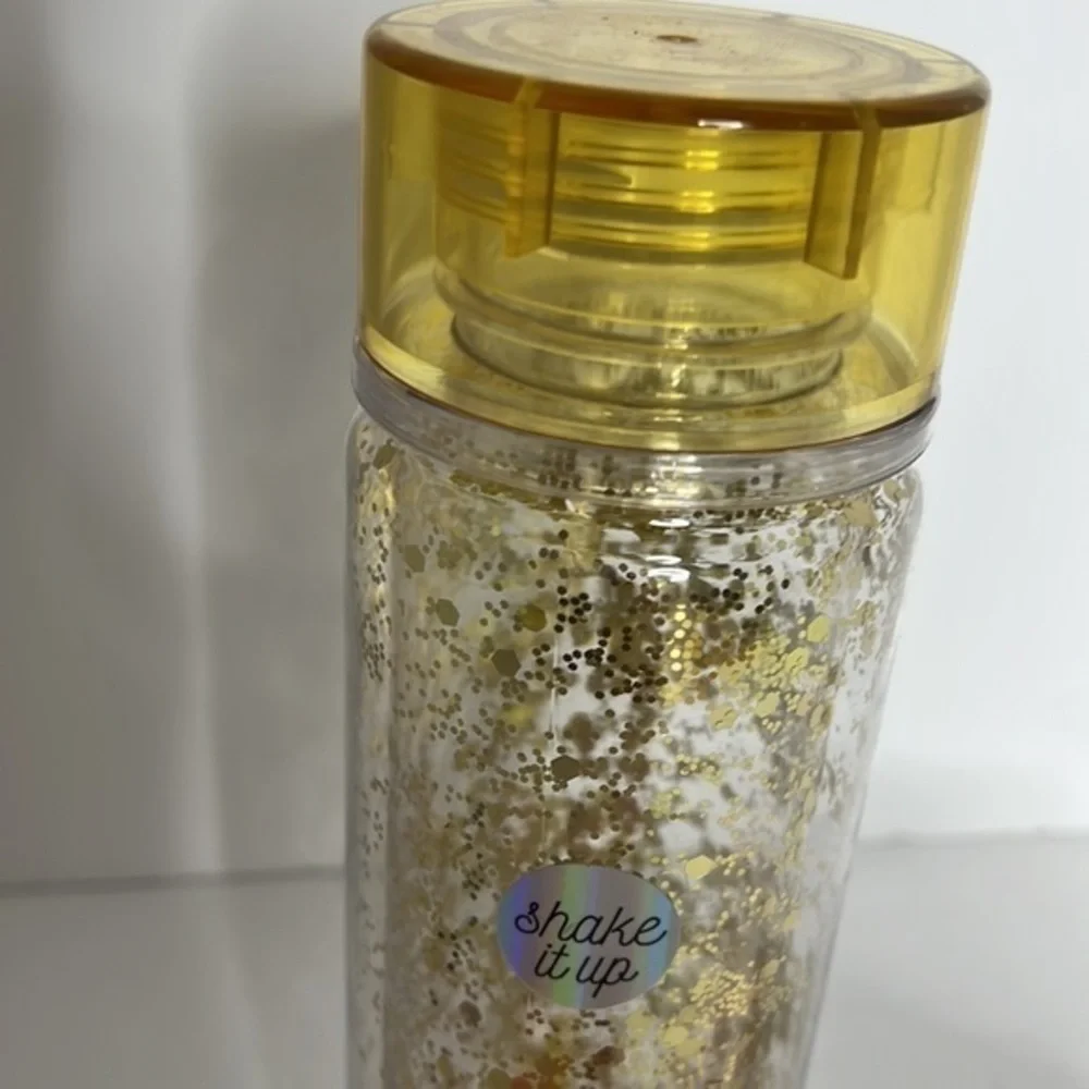 Make up bundle with drink bottle